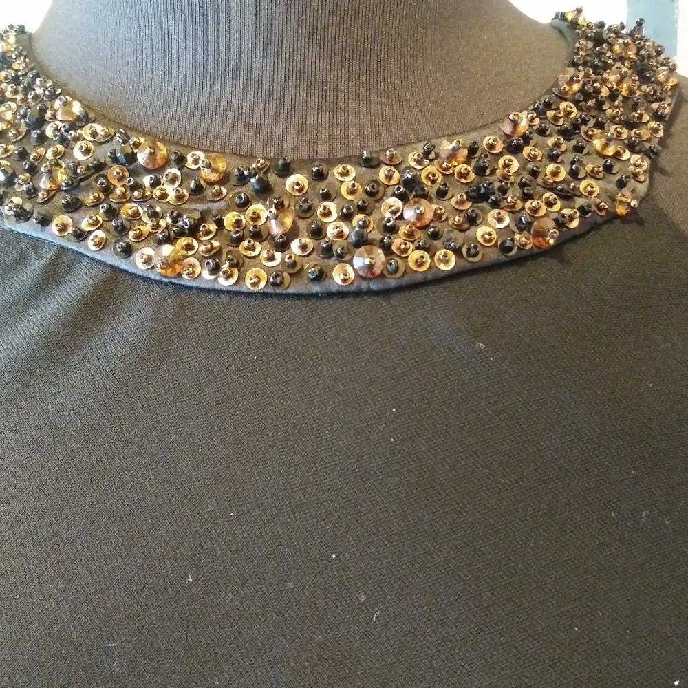 Little black dress/ embellishments around neck - Picture 2 of 5